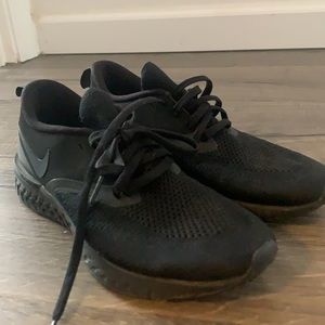 Nike odyssey running shoes